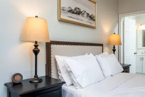 Elegant Historic Suite with Mountain Views in Luray, Virginia - Image 3