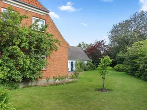 Family-oriented ample house with terrace, barbeque & garden - Image 5