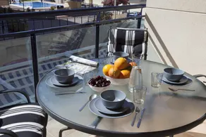 Child-friendly wonderful flat with pool, terrace & garden | Water view | Next to the beach - Image 4