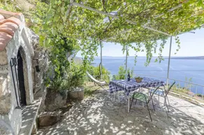 Flat with garden, BBQ & terrace - Image 4
