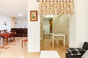 Casa con giardino, internet veloce e terrazza | Vista sulla città | Adatta per il telelavoro - Image 4