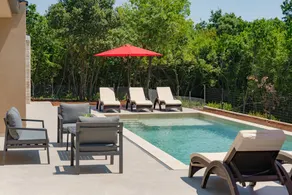 House with heated private pool on 1600 square meter plot - Image 4