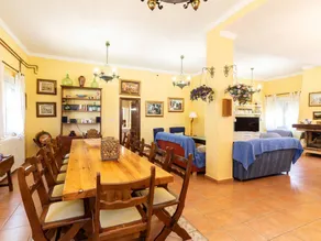 Villa avec barbecue, jardin et terrasse - Image 2