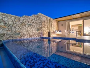 Apartment with pool - Image 4