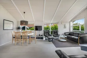 Holiday home with sauna, hot tub & terrace - Image 5