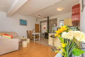 Apartment with terrace | Garden view - Image 5