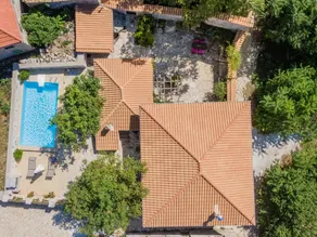 Fully equipped villa with terrace, garden & BBQ | Garden view | Suitable for remote work | Dogs allowed - Image 5
