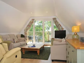 Cottage with sauna, pool & garden - Image 4