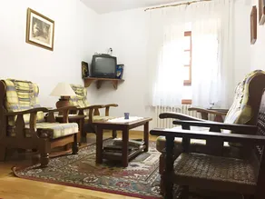 Aparthotel with fast internet, terrace & BBQ | Mountain view - Image 3