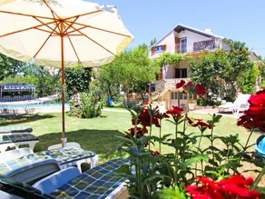 Casa vacacional con piscina privada, terraza y barbacoa - Image 2
