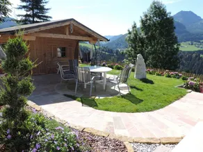 Holiday apartment with garden, barbeque & pool - Image 2