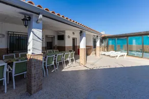 Ferienhaus mit schnellem Internet, privatem Pool und Grill - Image 2