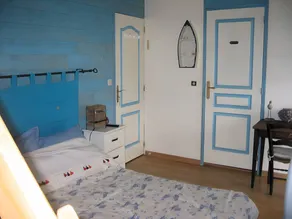 Guest Room 'Bord de Mer' with Shared Pool, Terrace and Wi-Fi - Image 4