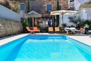 Agréable maison de vacances entièrement équipée avec jardin, piscine privée et barbecue | Vue jardin | Parfaite pour le travail à distance - Image 2