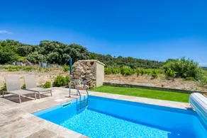 Holiday home with garden, pool & barbeque - Image 3