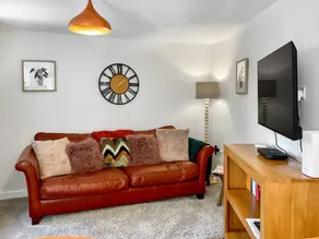 Family-oriented cottage with garden | River view - Image 3