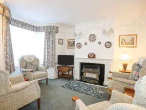 Cottage with garden | Beach view - Image 5