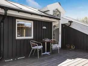 Family-oriented charming holiday home with barbecue | Sea view | Next to the beach - Image 3