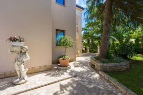 Flat with terrace, BBQ & garden | Pet-friendly - Image 2