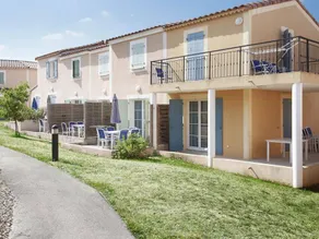 Holiday apartment with heated pool - Image 2