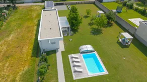 Appartement de vacances avec piscine, barbecue et terrasse | Vue jardin - Image 2