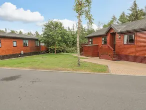 Cottage with garden - Image 3