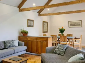 Cottage with garden | River view - Image 3