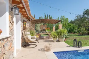Villa with terrace, private pool & garden - Image 3