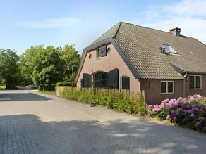 Letting with sauna, terrace & garden - Image 5