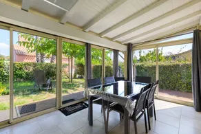 Ferienhaus mit Pool und Garten - Image 4