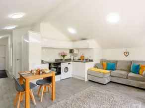 Fully equipped lodge with garden | Pet-friendly - Image 4