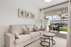 Appartement avec jardin, piscine privée et terrasse | Vue jardin | Adapté au travail à distance - Image 5
