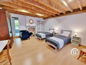 Fully equipped cottage with barbecue & garden - Image 3
