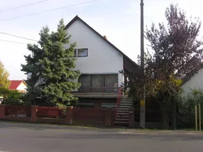 Fully equipped apartment with barbeque, terrace & garden - Image 5