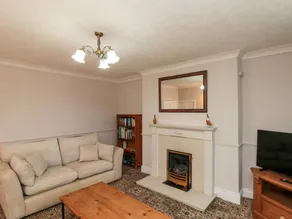 Family-oriented beautiful cottage with garden - Image 3