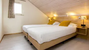 Bungalow with garden - Image 2