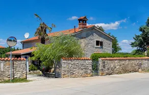 Fully equipped nice villa with barbeque & terrace | Pet-friendly - Image 5