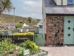 Child-friendly beautiful cottage with garden | Beach view | Beach nearby - Image 2