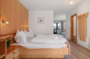 Apartment with terrace & garden | Garden view - Image 3