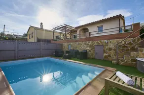 Villa avec piscine privée, terrasse et barbecue - Image 2