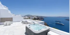 Villa with pool & terrace - Image 3
