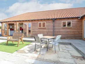 Lovely cottage with garden | Beach view - Image 2