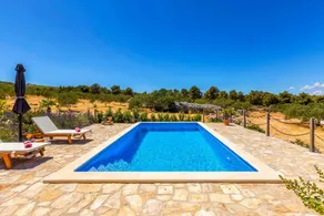 Child-friendly pleasant house - Image 5