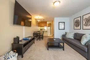 Family-oriented condo | City view - Image 4