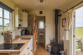 Family-friendly cottage with BBQ & garden - Image 4