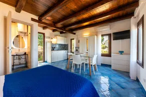 Flat with pool, terrace & fast internet | Beach view - Image 5
