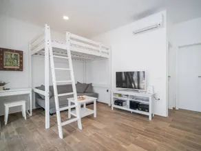 Holiday home with barbeque & private pool - Image 4