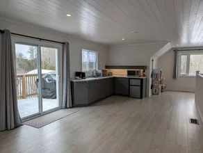 Aspen Acres Cabin with BBQ and Private Deck - Image 5