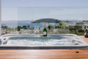 Maison avec piscine privée, jardin et terrasse - Image 5