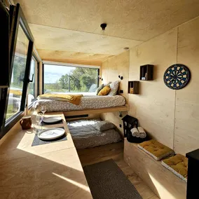 Secluded Tiny House with Breathtaking Vineyards Views in Arbis, Nouvelle-Aquitaine - Image 5